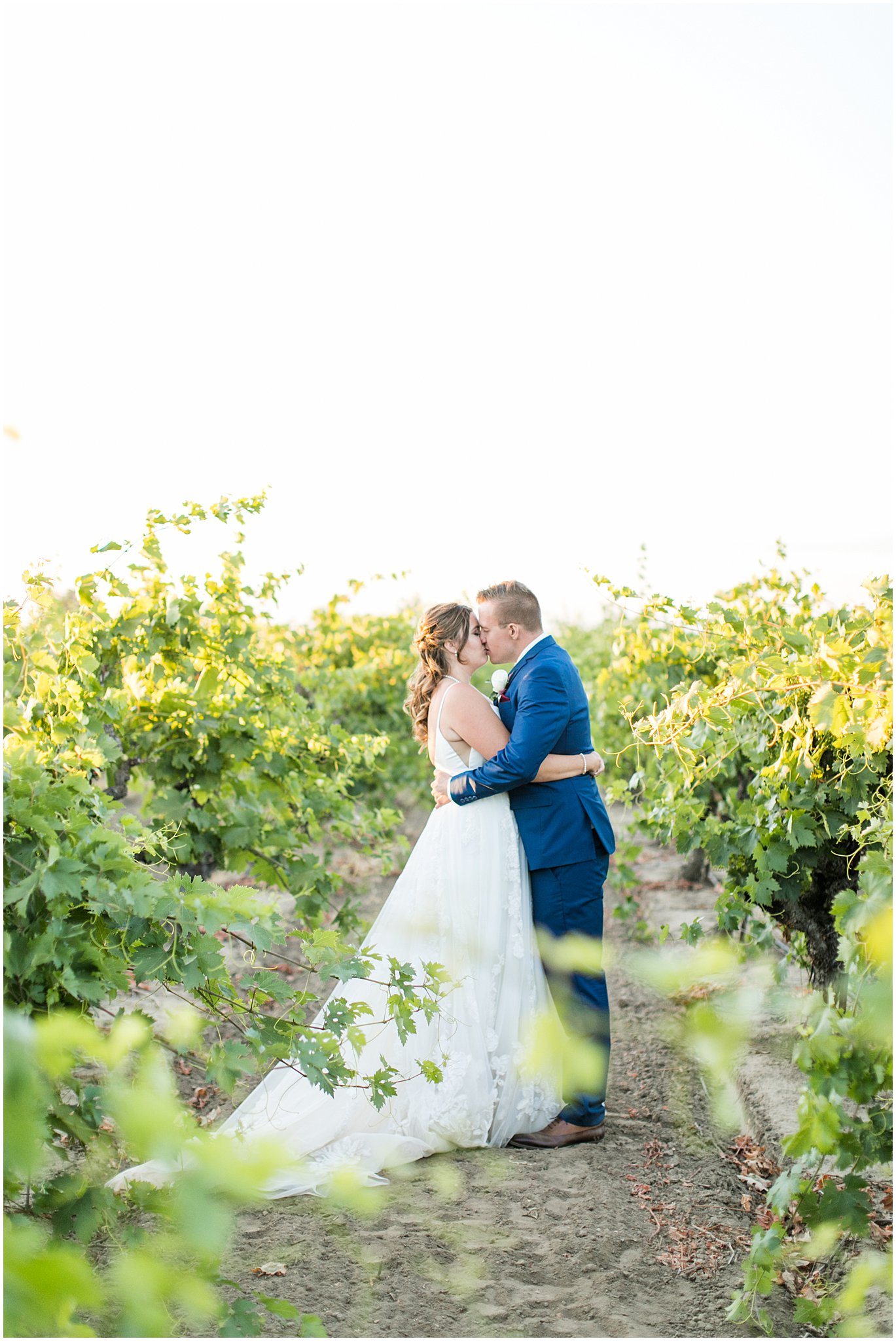 Victor Vineyards Lodi California Wedding - Northern California Wedding Photographer - Vineyard Wedding - Angela Sue Photography_0084.jpg